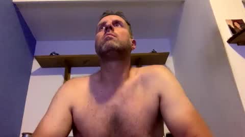 Snapshot of essexboy75 chatting on October 25, 12:23 am essexboy75 online show from October 25, 12:23 am
