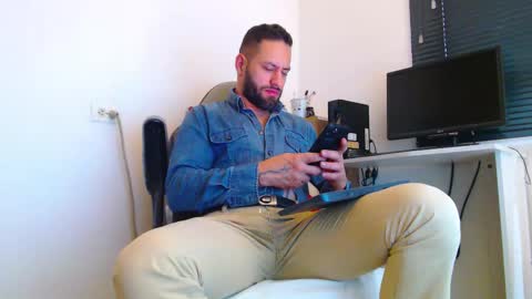 esteban online show from March 7, 4:16 pm