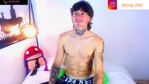 Snapshot of estebanchar_ chatting on September 10, 1:54 pm Esteban independent model online show from September 10, 1:54 pm