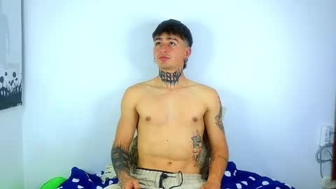 Snapshot of estebanchar_ chatting on February 28, 1:15 am Esteban independent model online show from February 28, 1:15 am