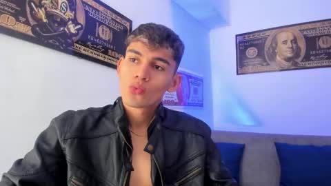 Esteban online show from December 11, 12:05 pm