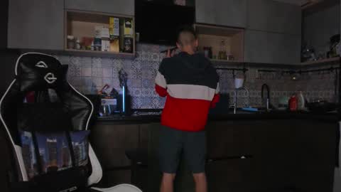 LOUIS online show from March 23, 7:42 pm