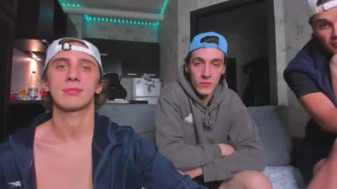 LOUIS online show from October 8, 8:35 pm