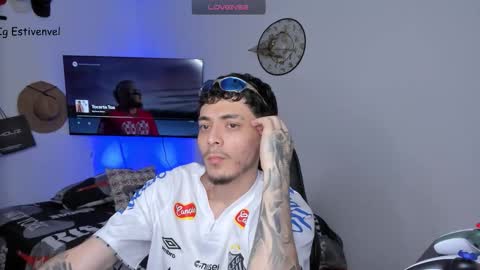 estivenvel online show from October 30, 10:55 pm