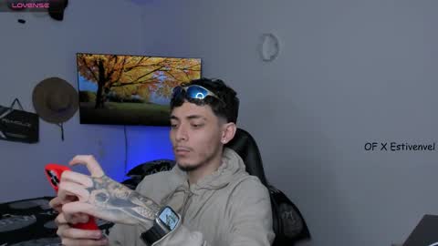 estivenvel online show from October 8, 5:06 pm