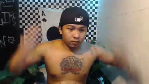 Snapshot of esward_tynn chatting on November 1, 7:23 am im esward tynn online show from November 1, 7:23 am