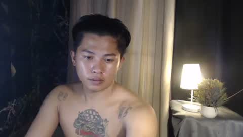 Snapshot of esward_tynn chatting on September 16, 4:08 pm im esward tynn online show from September 16, 4:08 pm