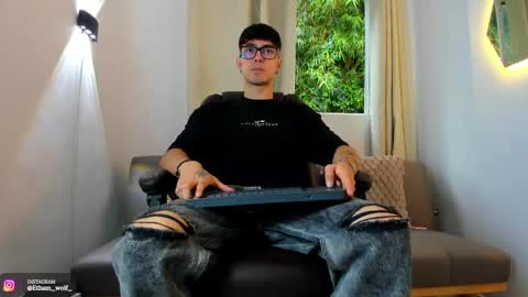 etham_wolf1 online show from June 6, 6:14 pm
