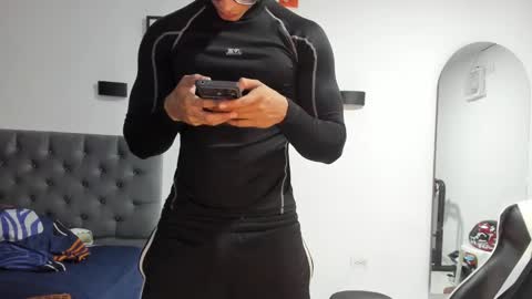 ethan_smitth1 online show from January 19, 9:23 pm