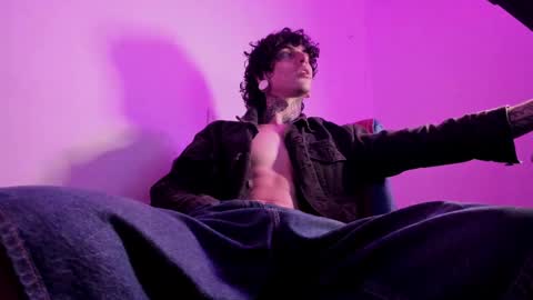 Snapshot of ethan_sykes chatting on October 2, 5:11 am Ethan sykes online show from October 2, 5:11 am