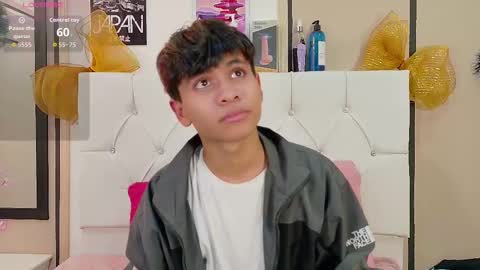 Ethan online show from December 5, 11:01 pm