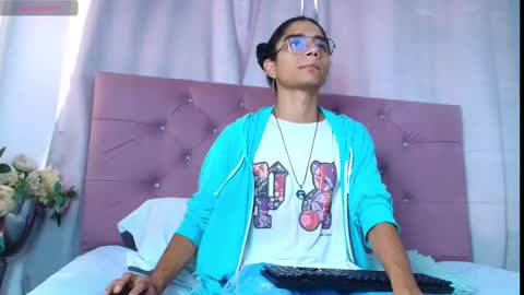 Snapshot of ethanblackwoodd chatting on September 23, 8:41 pm ethanblackwoodd online show from September 23, 8:41 pm