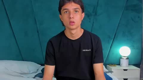 Snapshot of ethanlowell chatting on January 28, 8:04 pm ethanlowell online show from January 28, 8:04 pm