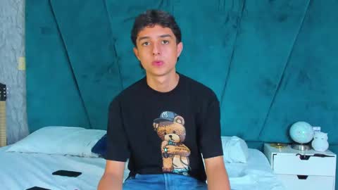 Snapshot of ethanlowell chatting on February 1, 7:55 pm ethanlowell online show from February 1, 7:55 pm