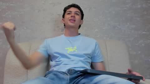 Snapshot of ethanlowell chatting on March 8, 8:46 pm ethanlowell online show from March 8, 8:46 pm