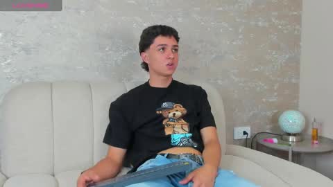 Snapshot of ethanlowell chatting on March 12, 9:03 pm ethanlowell online show from March 12, 9:03 pm