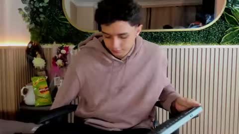 ethanlowell online show from February 21, 9:21 am