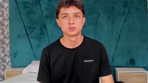 Snapshot of ethanlowell chatting on February 18, 9:09 pm ethanlowell online show from February 18, 9:09 pm