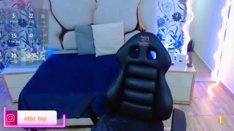 ette online show from October 4, 3:11 am