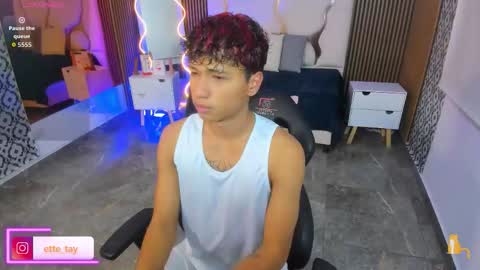 ette online show from October 8, 4:06 am