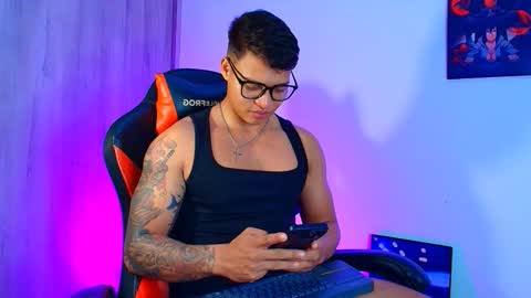 EVAN GREY online show from November 8, 4:15 am