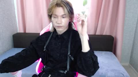 Snapshot of evan_reinhart chatting on September 25, 9:19 am evan_reinhart online show from September 25, 9:19 am