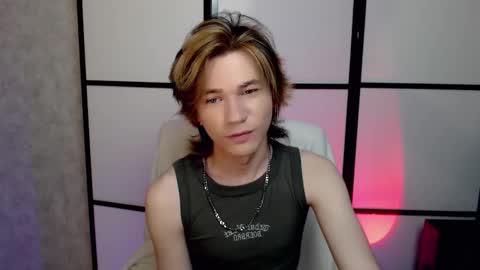 evan_reinhart online show from October 14, 5:58 am