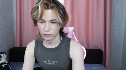 Snapshot of evan_reinhart chatting on September 26, 9:29 am evan_reinhart online show from September 26, 9:29 am