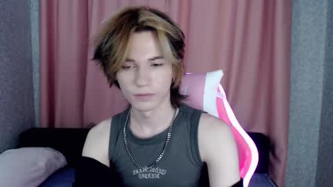 Snapshot of evan_reinhart chatting on October 7, 7:51 pm evan_reinhart online show from October 7, 7:51 pm