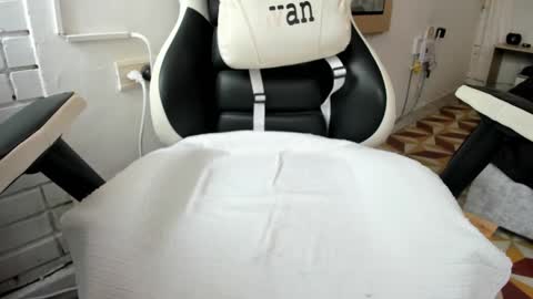 Evan online show from January 7, 6:02 pm