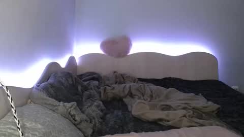 Alex online show from January 8, 5:26 pm