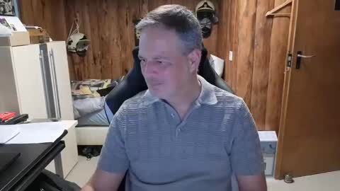Snapshot of exibe1219 chatting on February 11, 10:48 am exibe1219 online show from February 11, 10:48 am