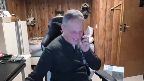 Snapshot of exibe1219 chatting on January 13, 3:36 pm exibe1219 online show from January 13, 3:36 pm