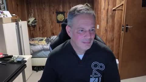 Snapshot of exibe1219 chatting on January 18, 3:27 pm exibe1219 online show from January 18, 3:27 pm