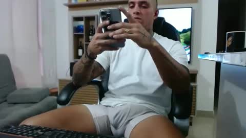 camilo online show from April 18, 11:15 pm