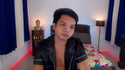 JOHNDAVE online show from November 18, 2:43 pm