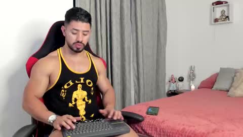 Ezzio Scolaro online show from March 27, 12:26 am