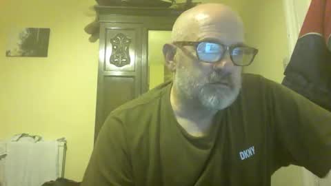 f1zzeek online show from April 20, 8:33 pm