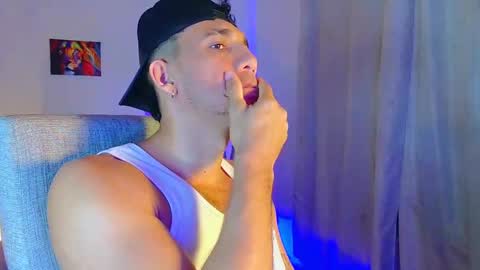 Snapshot of fabi_calde chatting on September 12, 12:43 am fabi online show from September 12, 12:43 am
