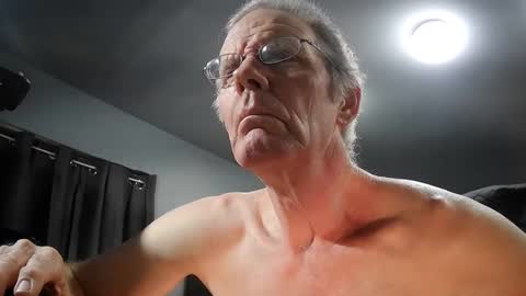 fantasyresort online show from December 18, 4:09 am