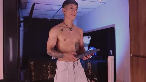 farid_jake_ online show from October 19, 10:57 pm