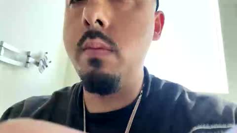 feelsbomber online show from November 8, 9:18 pm