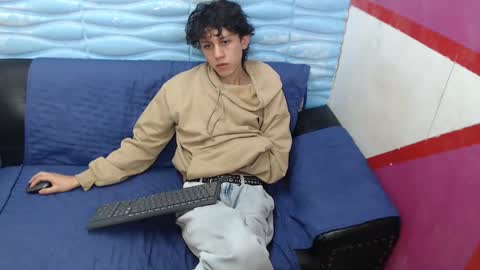 Felipe Browns online show from January 4, 1:10 pm
