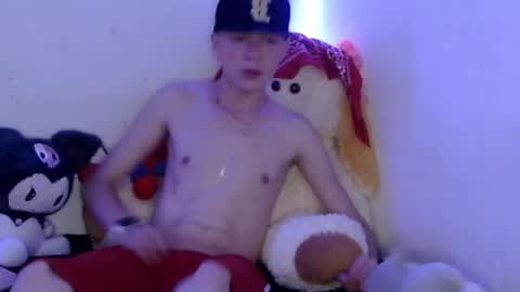 Snapshot of fenixx_777 chatting on February 6, 9:53 am Fenixx 777 online show from February 6, 9:53 am