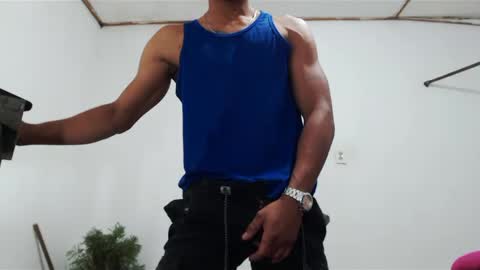 Snapshot of fernandez_latinblack chatting on December 10, 11:31 pm fernandez_latinblack online show from December 10, 11:31 pm