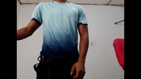 Snapshot of fernandez_latinblack chatting on January 19, 1:32 am fernandez_latinblack online show from January 19, 1:32 am