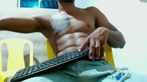 Snapshot of fernandez_latinblack chatting on February 27, 1:24 am fernandez_latinblack online show from February 27, 1:24 am