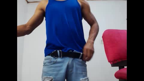 Snapshot of fernandez_latinblack chatting on January 21, 2:11 am fernandez_latinblack online show from January 21, 2:11 am
