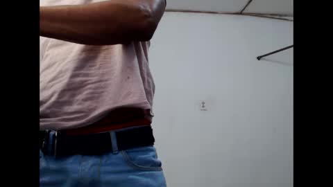 Snapshot of fernandez_latinblack chatting on January 24, 2:49 am fernandez_latinblack online show from January 24, 2:49 am