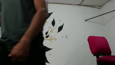 Snapshot of fernandez_latinblack chatting on February 13, 2:45 am fernandez_latinblack online show from February 13, 2:45 am